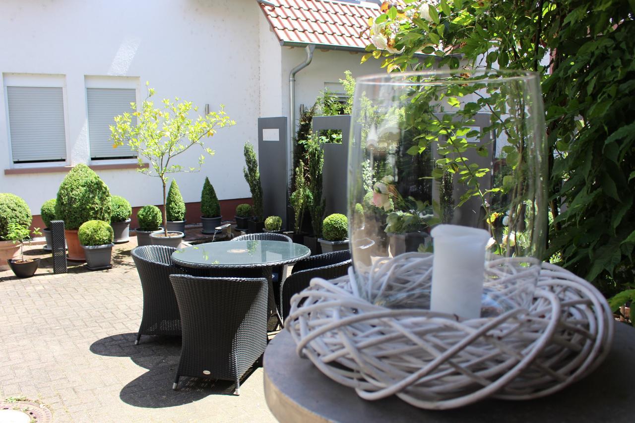 Hotel Zum Roessel Kandel Exterior foto